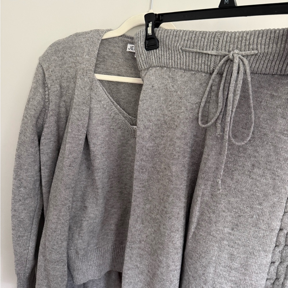Gray Knit Jogger Outfit
